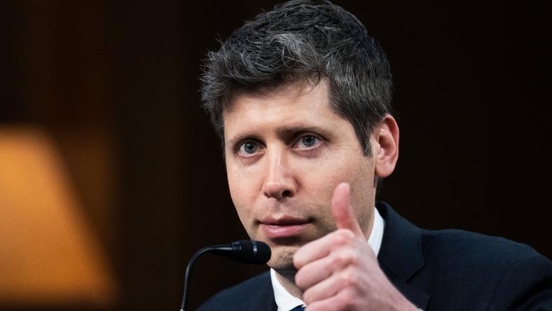 梁文锋倒逼OpenAI重新Open